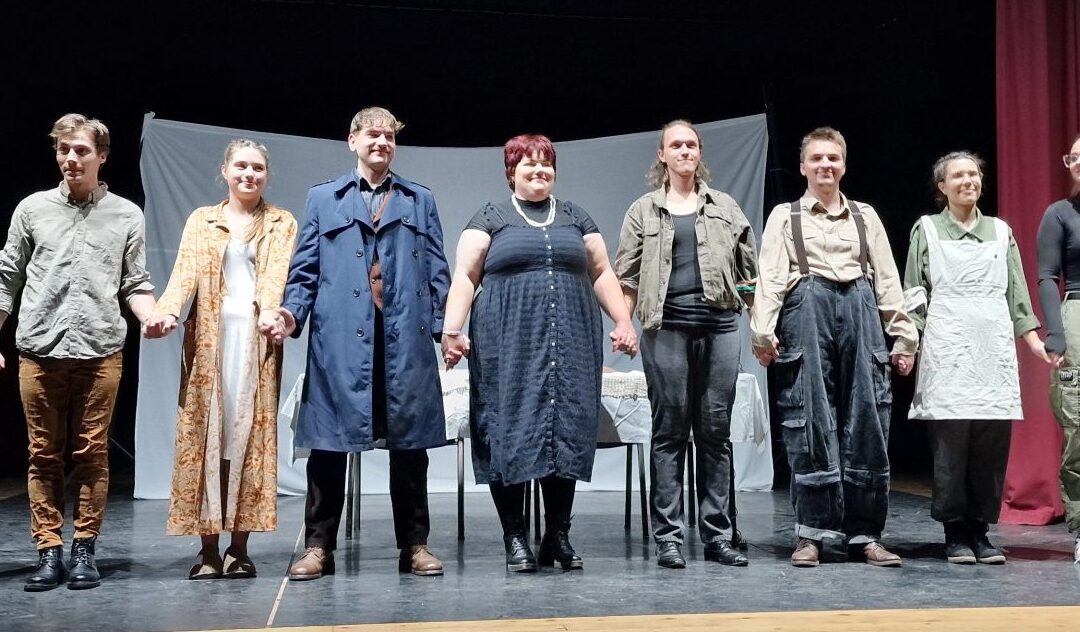 Az 1956-os magyar forradalom és szabadságharc hőseire emlékezés.